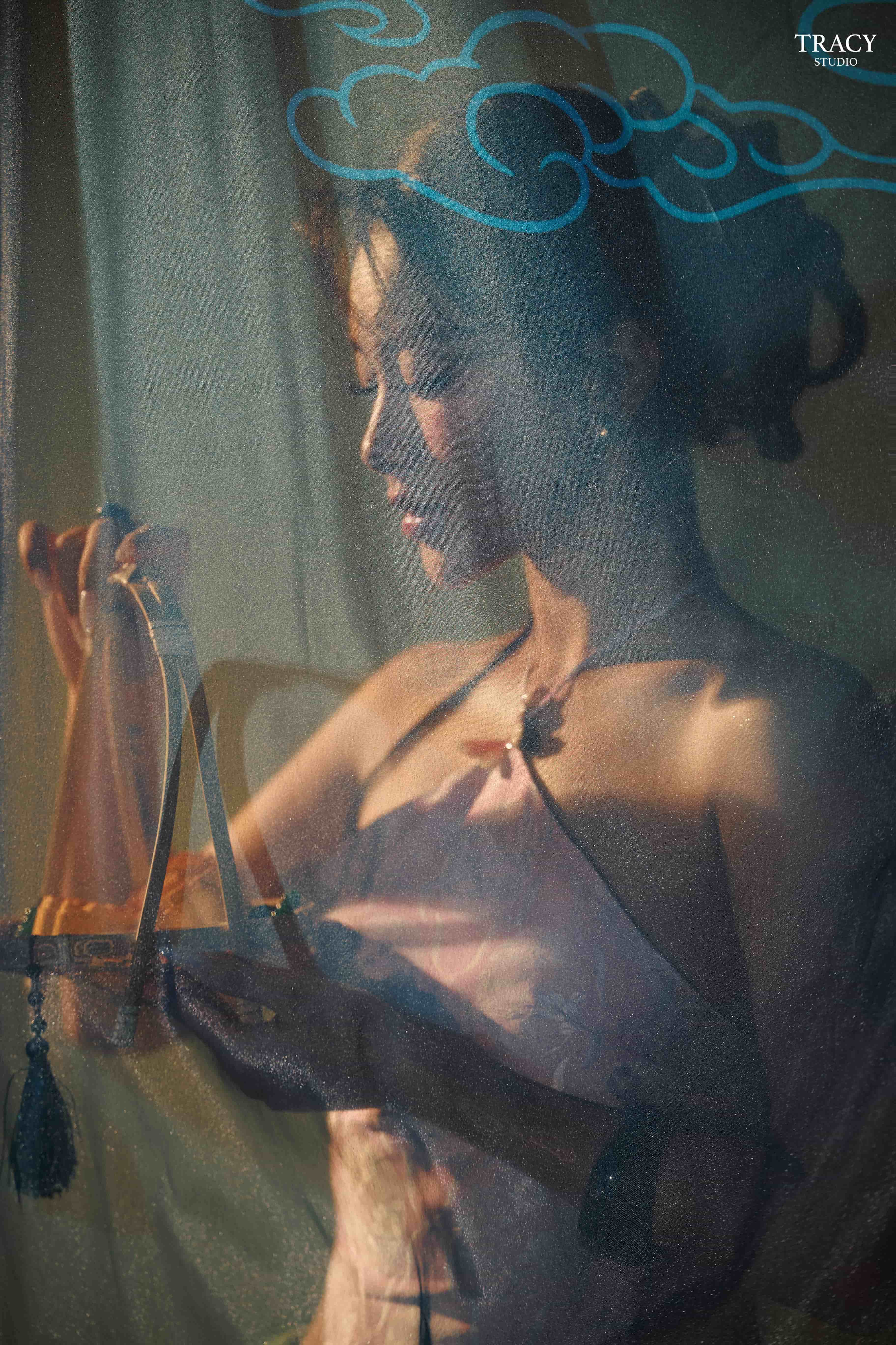 frontend/img/gallery/anh-tet-yem-ao-dai/tracy-studio-chup-concept-trung-thu-yem-phuong-bui (1).jpg